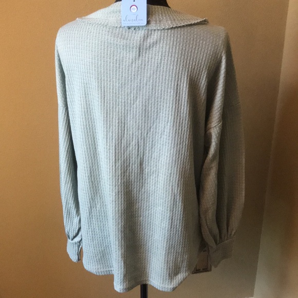 Women’s long sleeve v-neck top NWT   SIZE SMALL - Picture 5 of 11